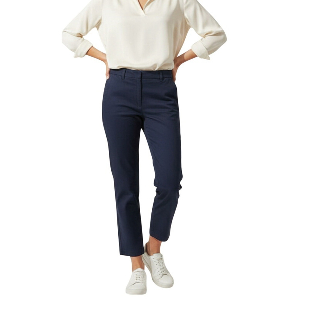 LL Bean Favorite Fit Petite Size 2 Navy Cropped Pants